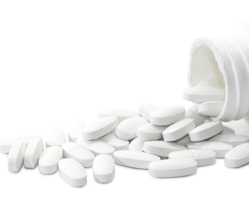 Dlaczego ANTYBIOTYKI stają się coraz mniej skuteczne?