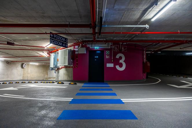 Parking podziemny pod placem Powstańców Warszawy w Warszawie