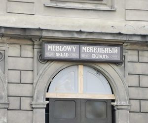 Lalka - scenografia w centrum Warszawy
