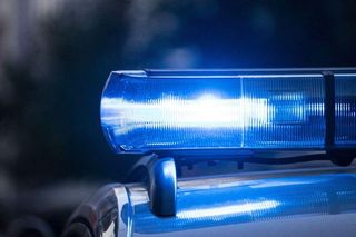 Wypadek radiowozu z udziałem nastolatek. Policjant wyjaśnia: chciały się przejechać