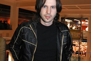 Cała Polska śpiewała Siłacza. Co dzisiaj słychać u 54-letniego Marcinka Rozynka?