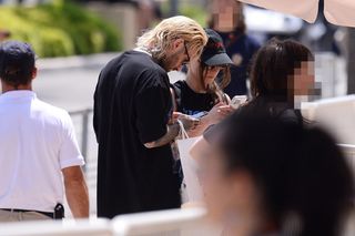 Martyna Byczkowska i Quebonafide w Cannes