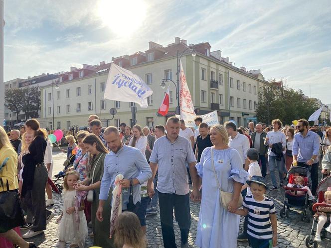 13. Marsz dla Życia i Rodziny zgromadził tłumy na ulicach Białegostoku [ZDJĘCIA]