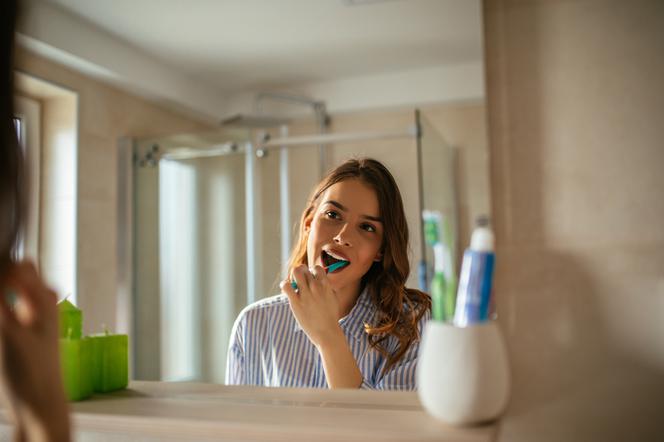 Czy stan jamy ustnej ma wpływ na odporność? Ekspert wyjaśnia