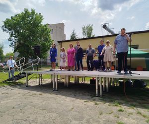 Przez lata ŚDS w Siedlcach działał w dwóch lokalizacjach, teraz już oficjalnie funkcjonuje w jednym miejscu, w budynkach dostosowanych do potrzeb osób z niepełnosprawnościami. 