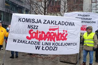 Komunikacyjny chaos w Warszawie. Autobusy i tramwaje stanęły. Na objazdach ponad 20 linii