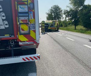 Zderzenie trzech pojazdów w Starym Opolu. Dwie osoby trafiły do szpitala