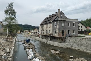 Życie po powodzi w Kłodzku i Lądku-Zdroju. Czy możliwy jest powrót do normalności? [ZDJĘCIA]