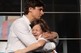 Na dobre i na złe odc. 889. Krzysztof Radwan (Mateusz Damięcki), Kubuś (Wiktor Trojan)