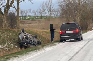 Szklanka na drodze Mrągowo - Kętrzyn. Auta jeżdżą jak sanki