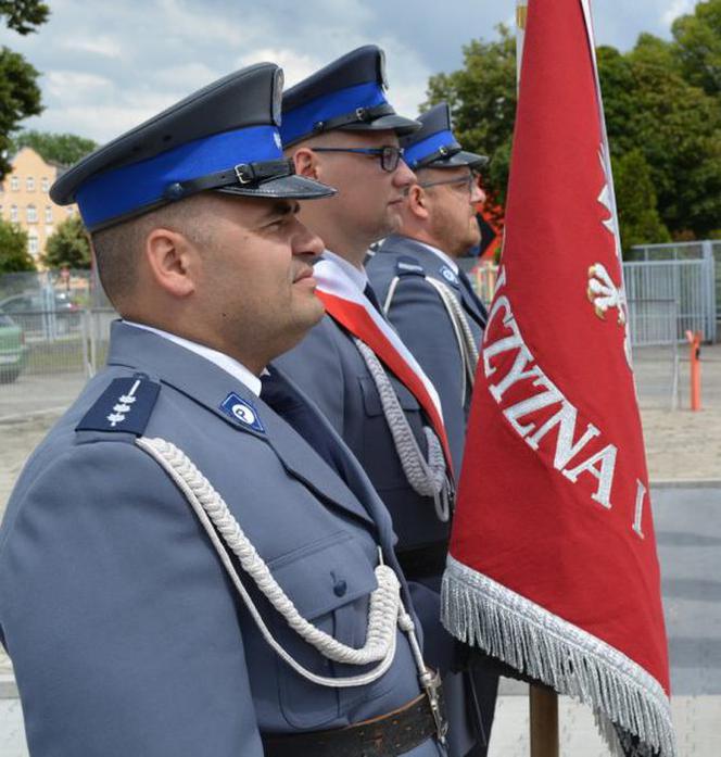 Awanse i odznaczenia z okazji Święta Policji w Lesznie