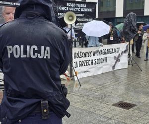 Wystartował Wrocławski Marsz Równości. Na trasie pojawili się przeciwnicy 