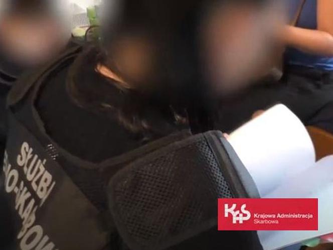 Wielka akcja policji. 20 osób zatrzymanych, mogli wyłudzić 86 milionów złotych 