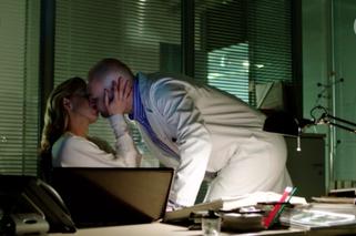 	Lekarze 5 sezon odc. 4 (odc. 56). Iza (Katarzyna Warnke), Piotr (Szymon Bobrowski)