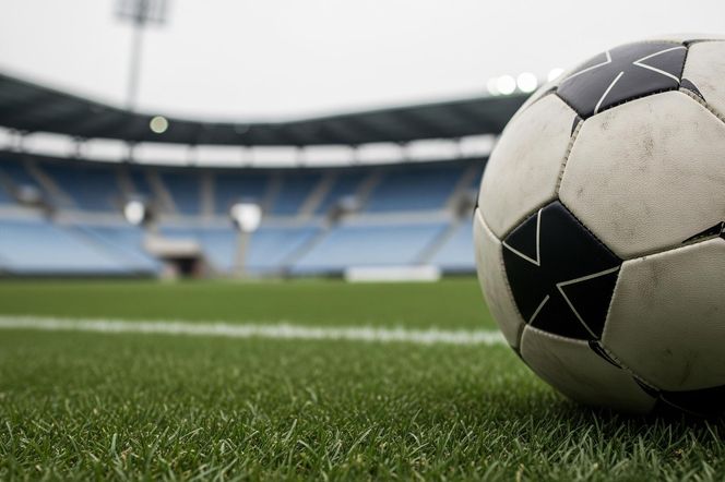 Prezes klubu ekstraklasy aresztowany! Wielka afera korupcyjna, zawieszono ponad 1000 piłkarzy