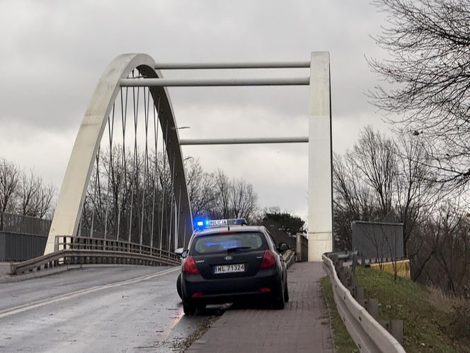  Śmiertelny wypadek na wiadukcie w Grodzisku Mazowieckim. Kierowca zasłabł za kierownicą