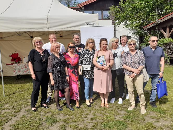 W uroczystości z okazji 10-lecia Szansy w Siedlcach wzięli udział przedstawiciele różnych lokalnych organizacji pomocowych