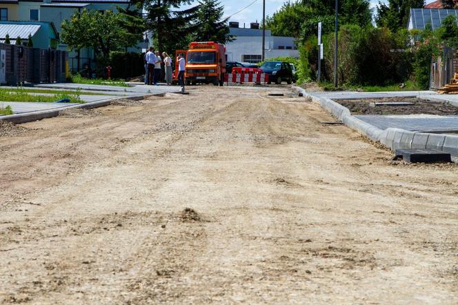 Utrudnienia spowodowane budową nawierzchni dwóch ulic w Łukowie potrwają kilka dni