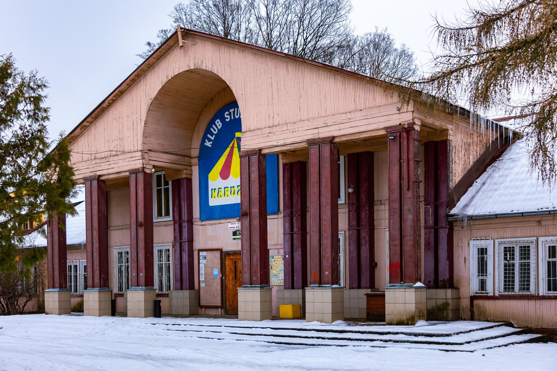 Osiedle "Przyjaźń" w Warszawie - zobacz zdjęcia pięknych drewnianych domków