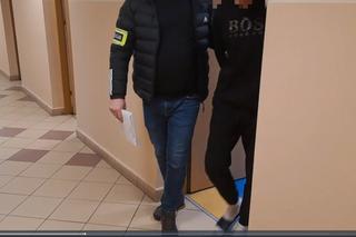 Krwawy napad na sklep w Kobyłce. Co wiemy o zatrzymanym 22-latku?