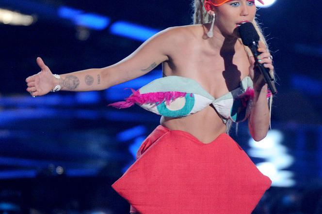 MTV VMA 2015, Miley Cyrus