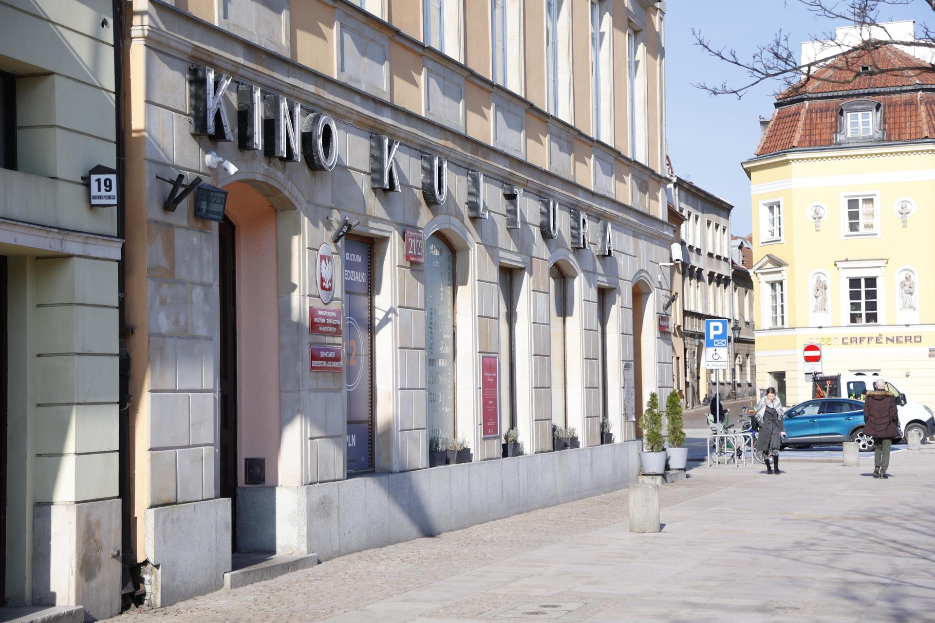 Warszawskie neony z PRL-u - zobacz zdjęcia iluminacji i sprawdź, gdzie je znaleźć