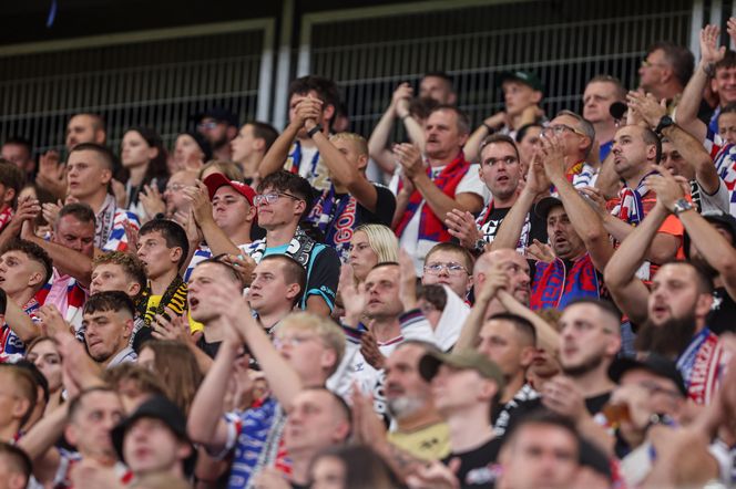 Górnik Zabrze - Termalica Nieciecza. Niesamowita atmosfera na Arenie Zabrze! Kibice Górnika dopingują swoją drużynę