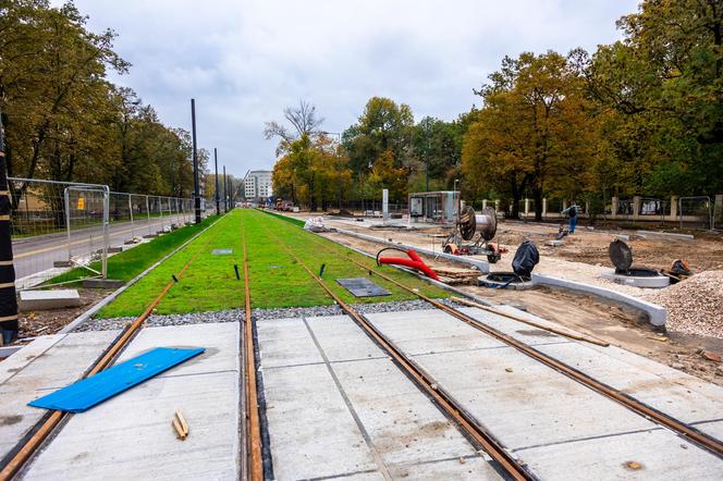Tramwaj na Gagarina – torowisko zielone i betonowe