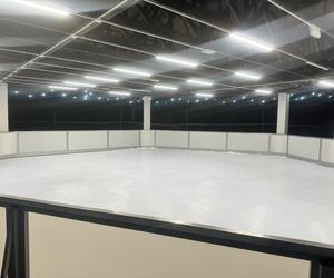Nowy kompleks sportowo-rekreacyjny w Strawczynie już działa. Jest lodowisko oraz inne obiekty i atrakcje