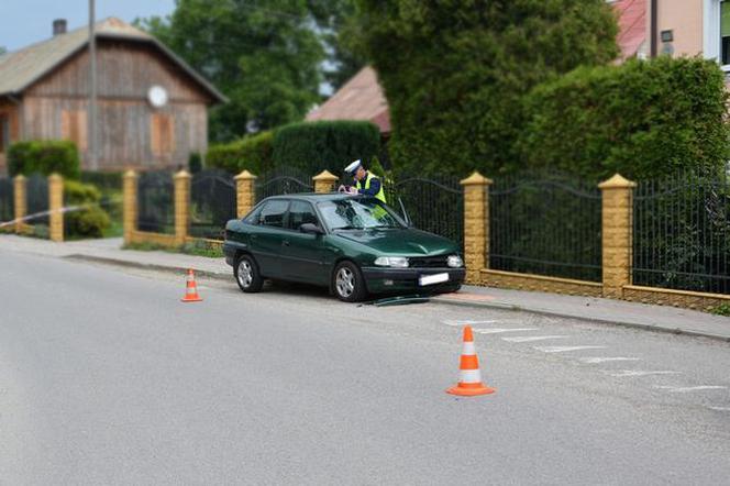 Mielec: Senior wjechał na chodnik i potrącił pieszego