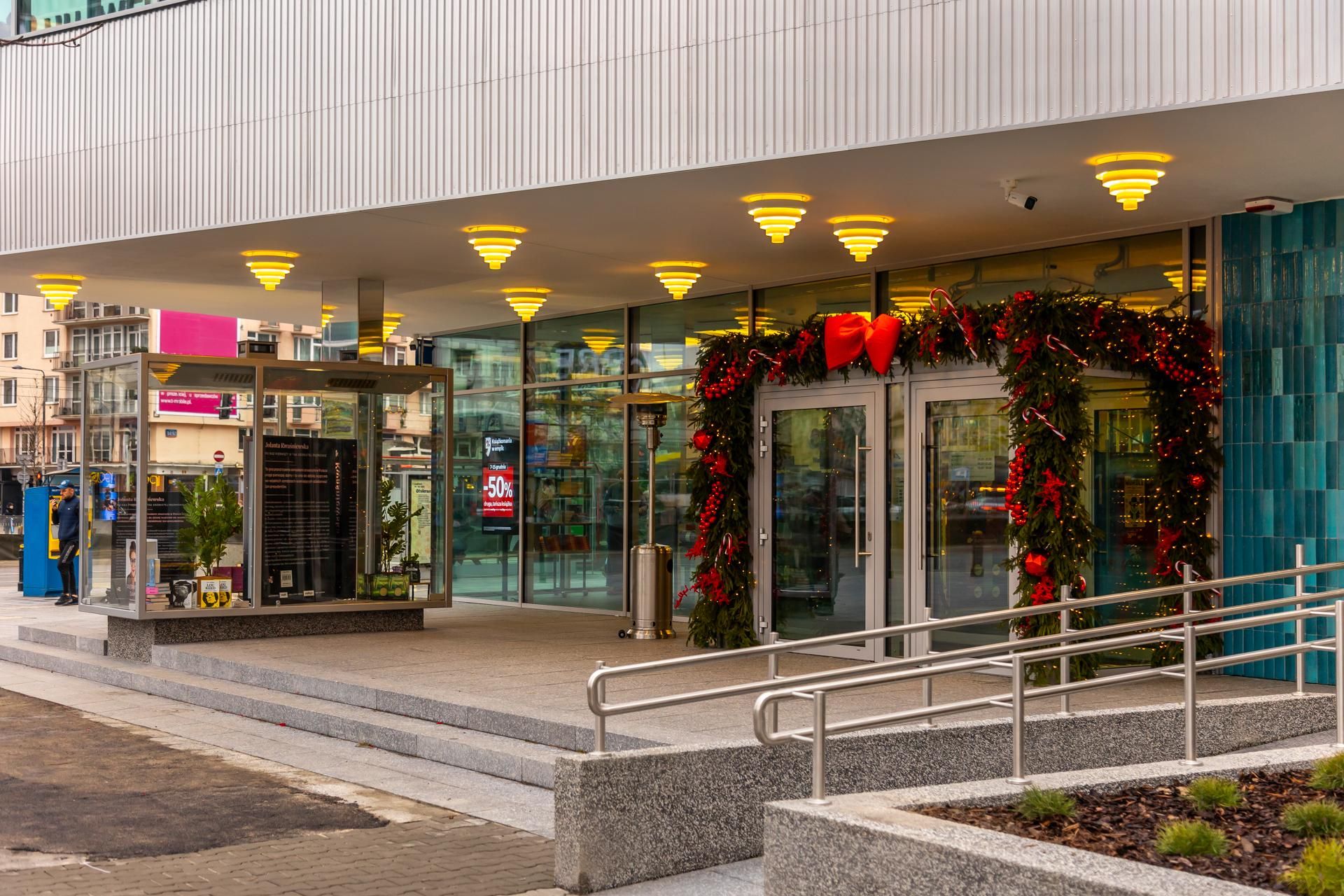 Wnętrza odnowionej "Cepelii" w Warszawie