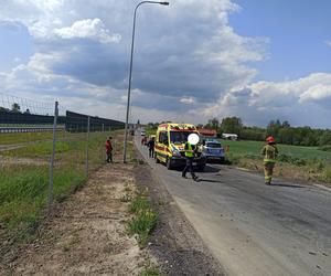 Tragiczny wypadek w okolicy Pruszcza - młody kierowca zginął na miejscu, a jego narzeczona walczy o życie w szpitalu