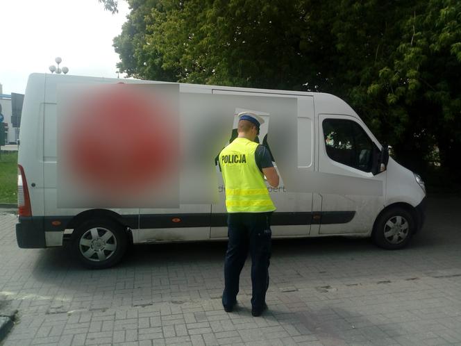 Tragedia na parkingu w Toruniu - "dostawczak" potrącił 74-latkę!