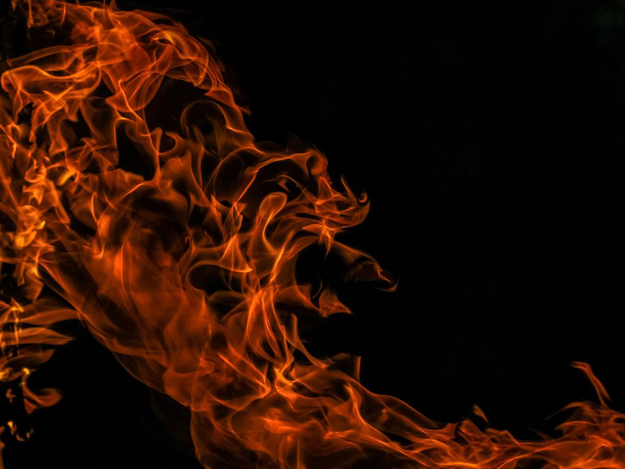 Kilkadziesiąt osób SPŁONĘŁO ŻYWCEM - bandyci podpalili autobus pełen ludzi