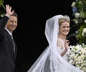 Królewska ceremonia pełna przepychu. Ślubna stylizacja Marii Karoliny podbija światowe media