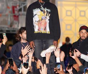 Kanye West w bluzie z Janem Pawłem II! To motyw jego kolekcji