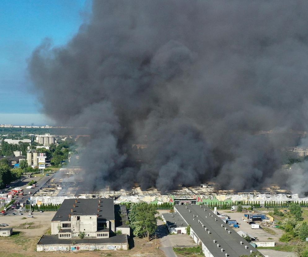 Ogromny pożar centrum handlowego. Jest zagrożenie dla mieszkańców?
