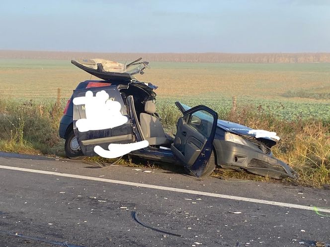 Poważny wypadek na DK 16 pod Olsztynem. Nie żyje kierowca auta osobowego