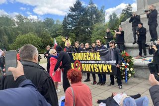 Antywojenny protest na Cmentarzu Żołnierzy Radzieckich w Warszawie