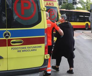  Wypadek we Wrocławiu  Tramwaj zderzył się z autobusem. Są poszkodowani 