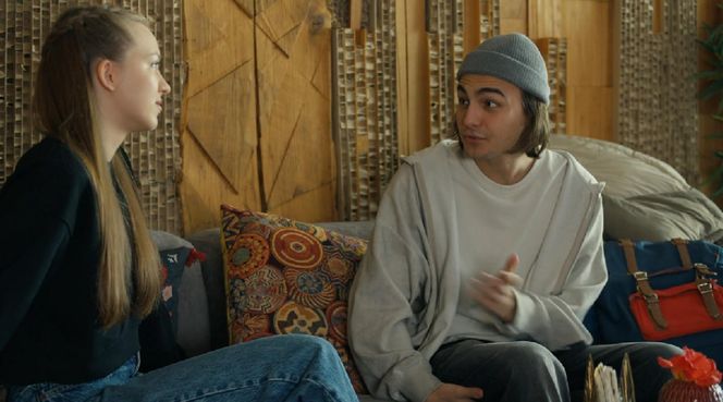 Barwy szczęścia, odcinek 3171. Ewelina (Amelia Listwoń), Romeo (Jacek Tyszkiewicz)