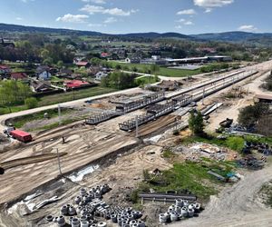 Są ważne umowy dla przebudowywanej linii kolejowej Nowy Sącz – Chabówka!