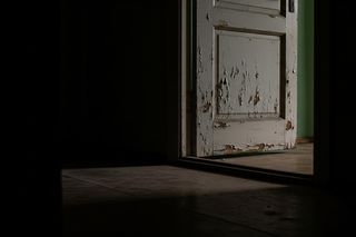 Agresor z Gostynia. 41-latek przez miesiące znęcał się nad rodzicami, czy słusznie trafił za kratki?