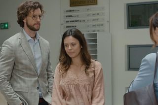 M jak miłość odc. 1884. Martyna (Magdalena Turczeniewicz),Kasia (Paulina Lasota), Mariusz (Mateusz Mosiewicz)