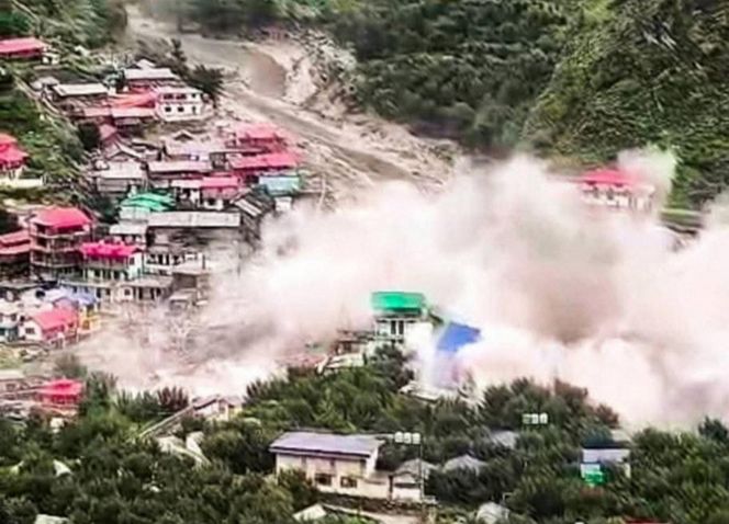 Powódź zmiotła wieś w kilka minut! Wstrząsające wideo w sieci