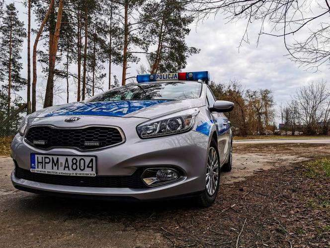 #ZostańWDomu. Policjanci sprawdzają, czy mieszkańcy przestrzegają kwarantanny