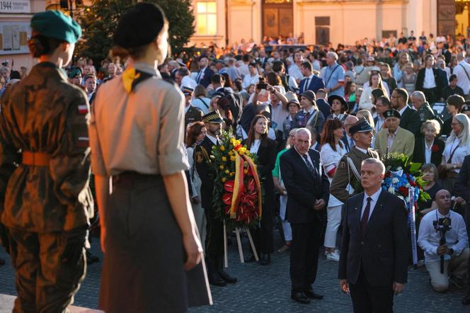 Uroczysta polowa msza święta i Apel Pamięci na pl. Krasińskich