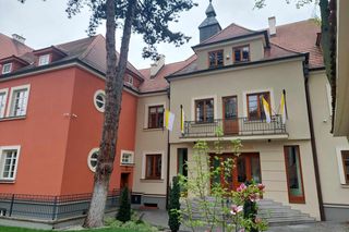 Tak bydgoszczanie żegnają zmarłego papieża Franciszka. Będzie specjalna msza