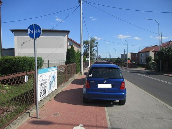 Nie chce im się czy nie potrafią? Tak parkują w Płocku "bezmyślni kierowcy" [ZDJĘCIA]