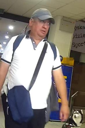 Ukradli portfel w sklepie i zniknęli! Policja z Bydgoszczy pokazuje ich zdjęcia i prosi o pomoc 